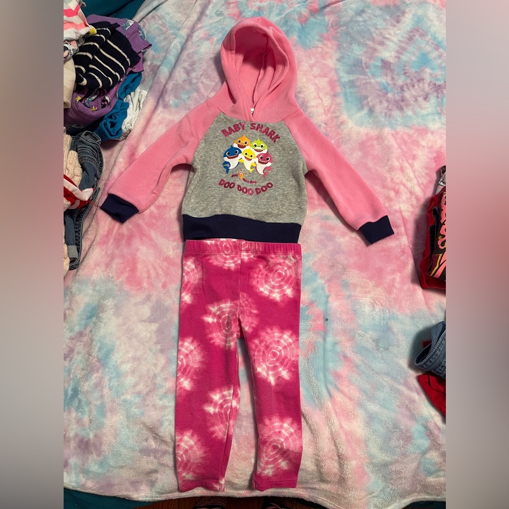 Baby girl baby shark outfit 12 months read desc